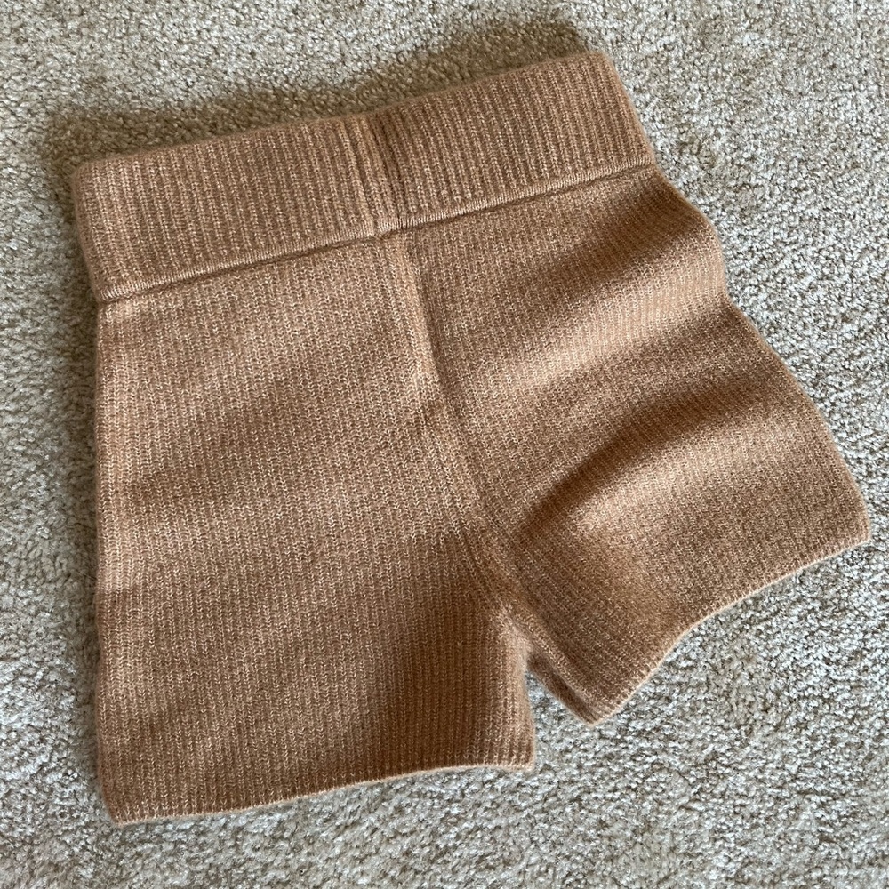 EVERLANE wool and yak blend shorts. Barely worn